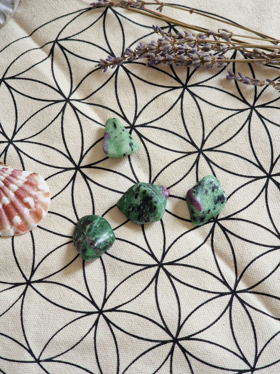 Zoisite con Rubino Burattata