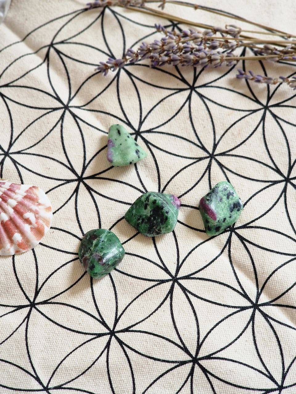 Zoisite con Rubino Burattata