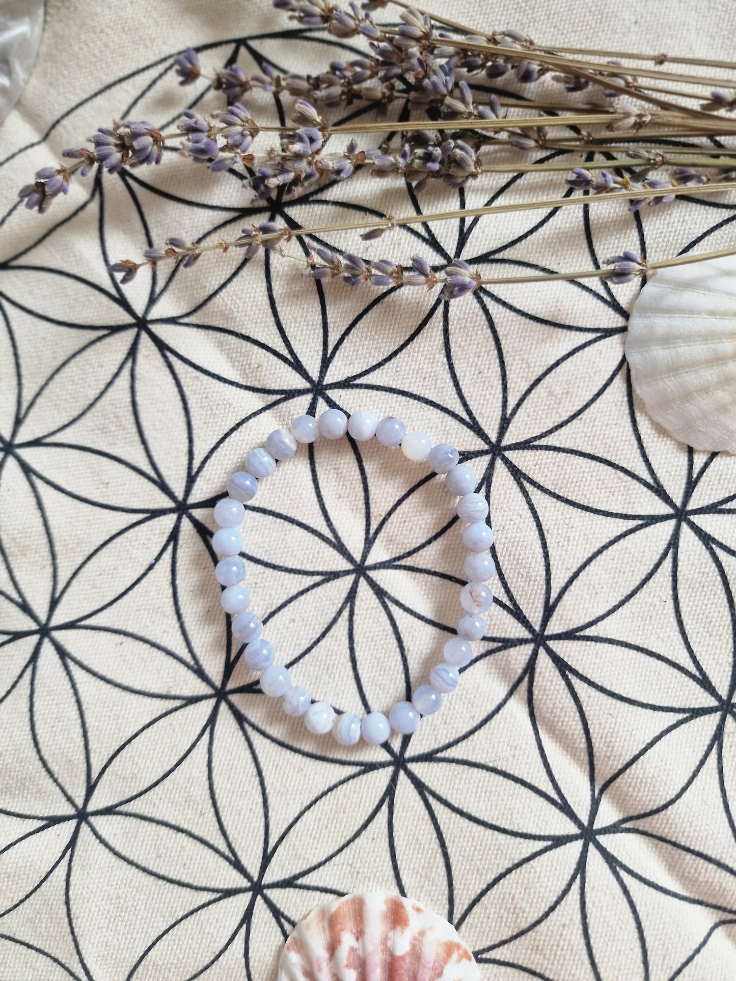 Bracciale elastico con Perline di Calcedonio