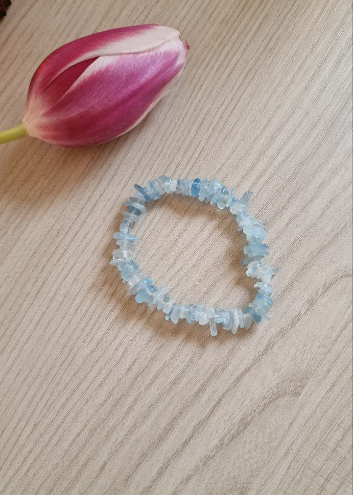 Bracciale elastico con Chips di Acquamarina