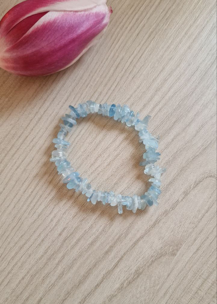 Bracciale elastico con Chips di Acquamarina
