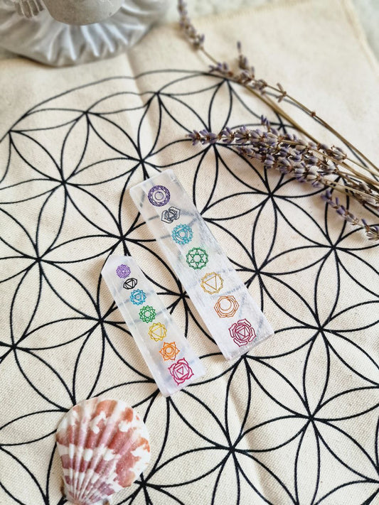Punta di Selenite con Chakra